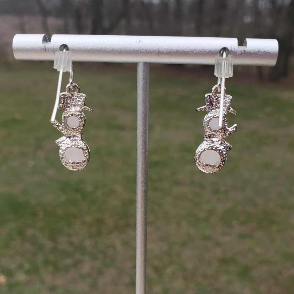 48. Elegant Snowman Pearl Earrings - Picture 3 of 7